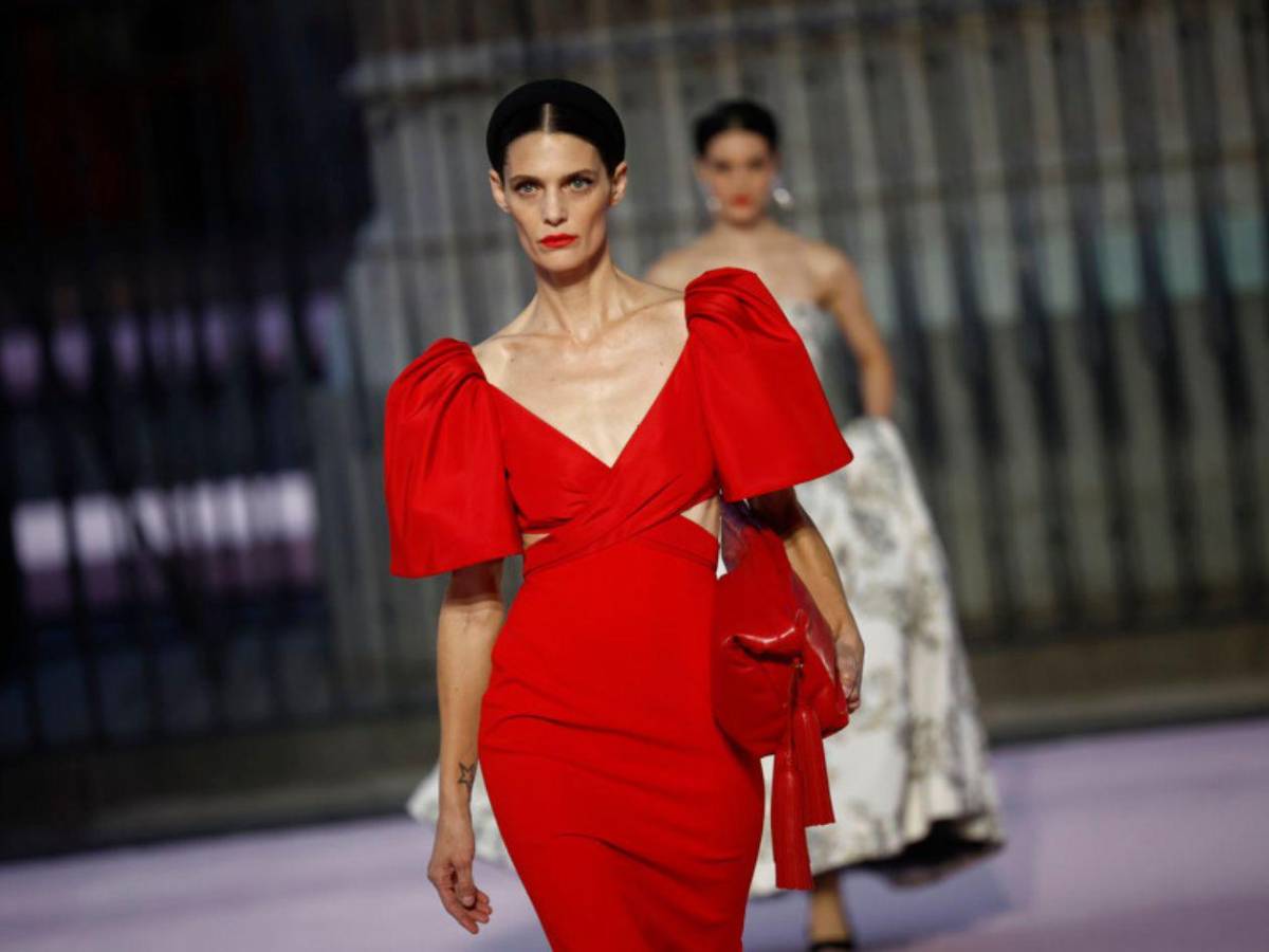 Carolina Herrera deslumbra en Madrid con moda e historia en 2026