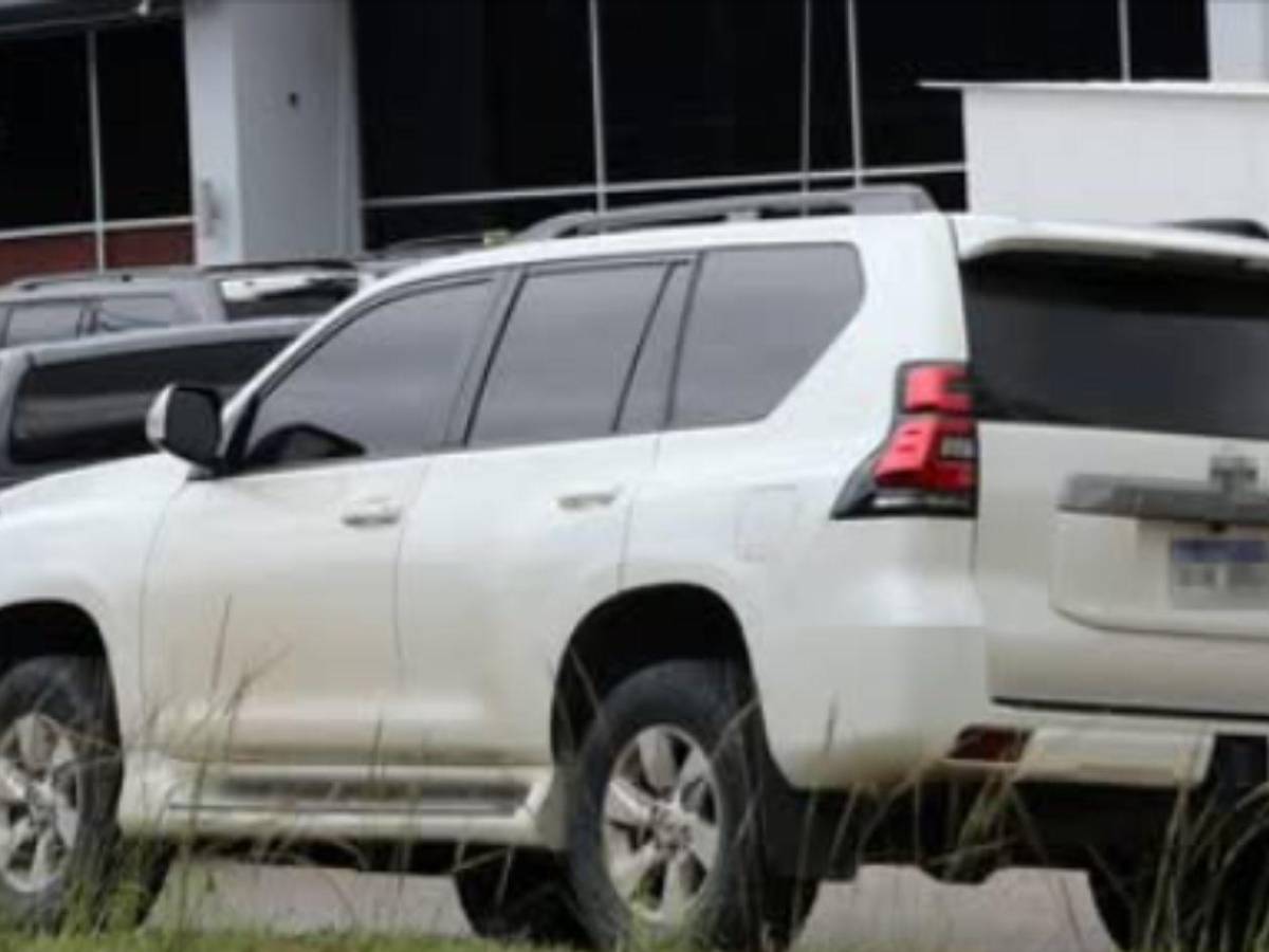 Revelan la millonaria cifra que pagaba Gobierno de Xiomara en lujosos carros para ministros