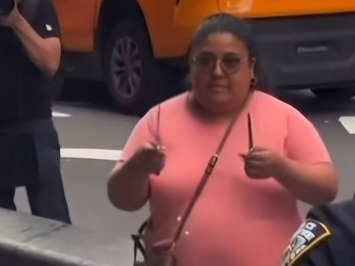 Revelan identidad de la joven apuñalada al azar por hispana en Times Square