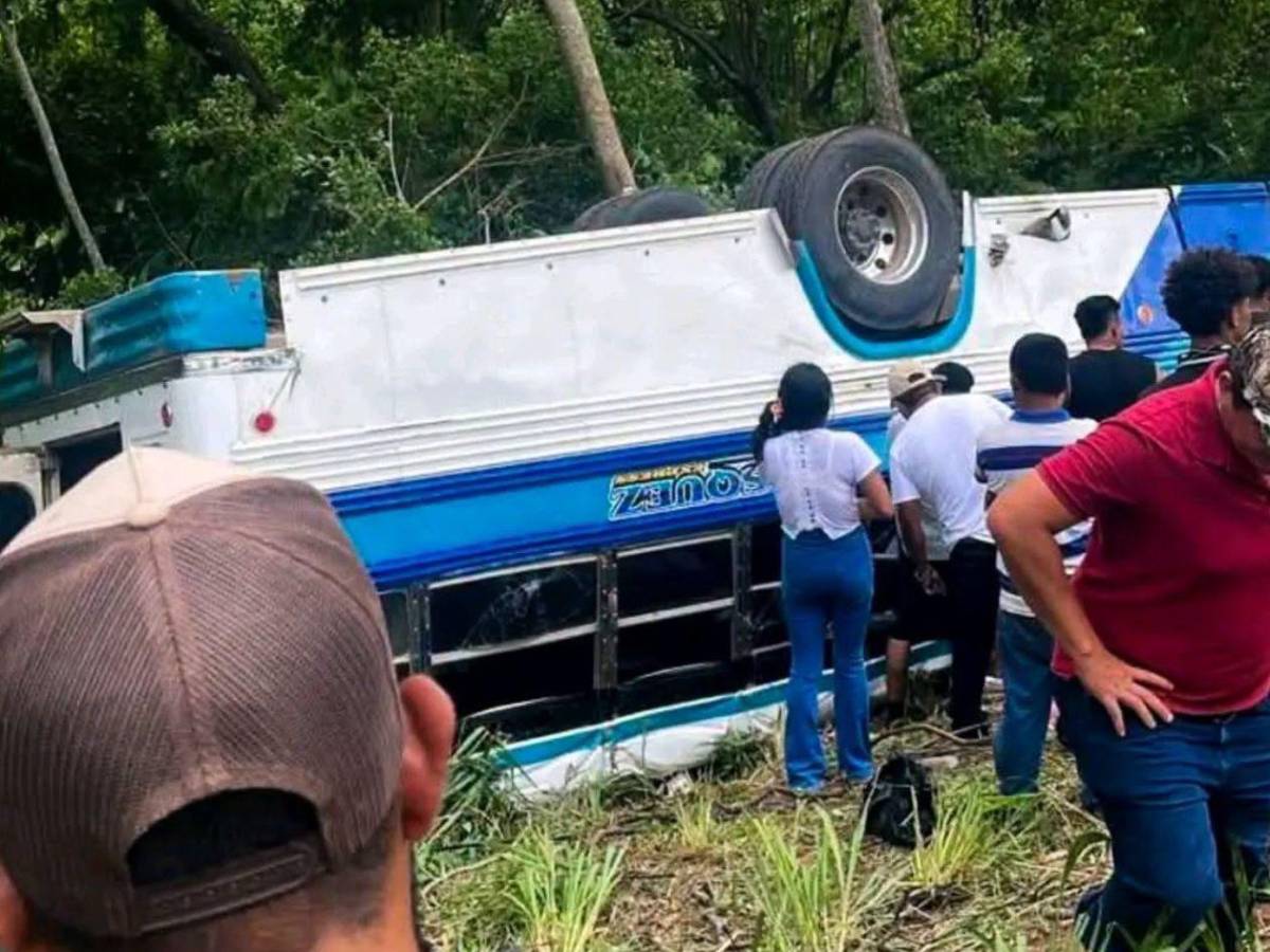 Cuatro muertos y 19 heridos deja fatal accidente de bus en Morazán, Yoro