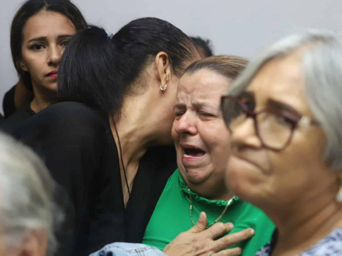 Desgarradoras imágenes en velatorio de Orinson Amaya: Su madre rompió en llanto y aficionados sorprenden