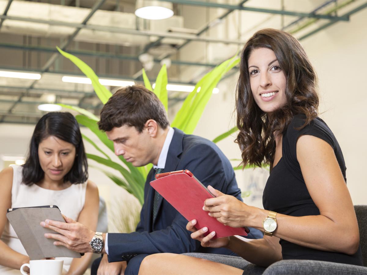Para desarrollar sus habilidades, los estudiantes realizan pasantías en diversas instituciones del país.