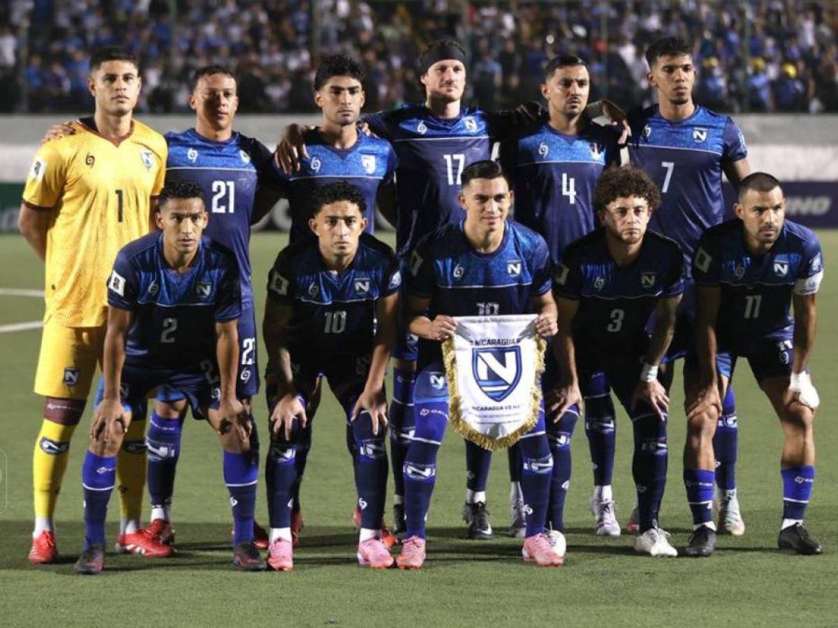 Hinchas japoneses dan lección de cultura tras partido entre Nicaragua y Haití