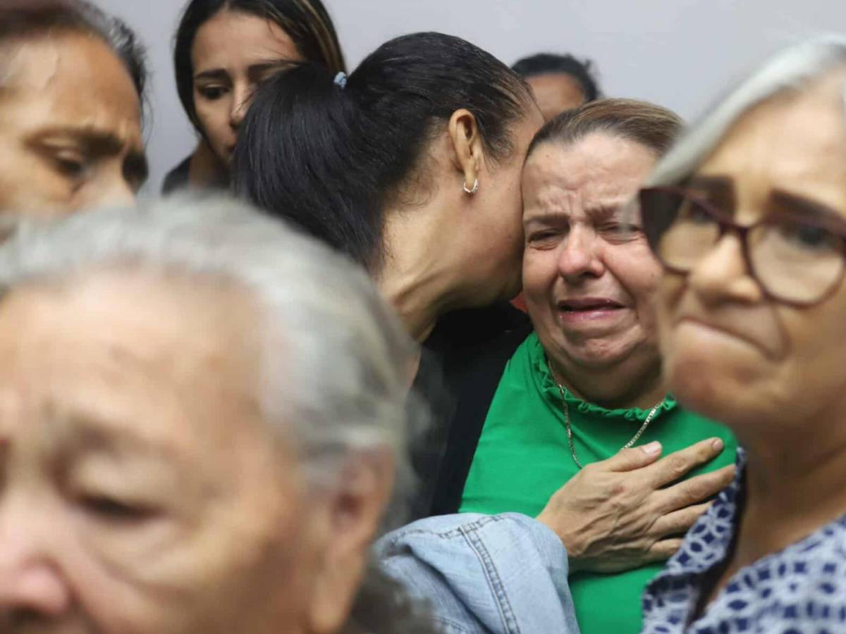 Desgarradoras imágenes en velatorio de Orinson Amaya: Su madre rompió en llanto y aficionados sorprenden