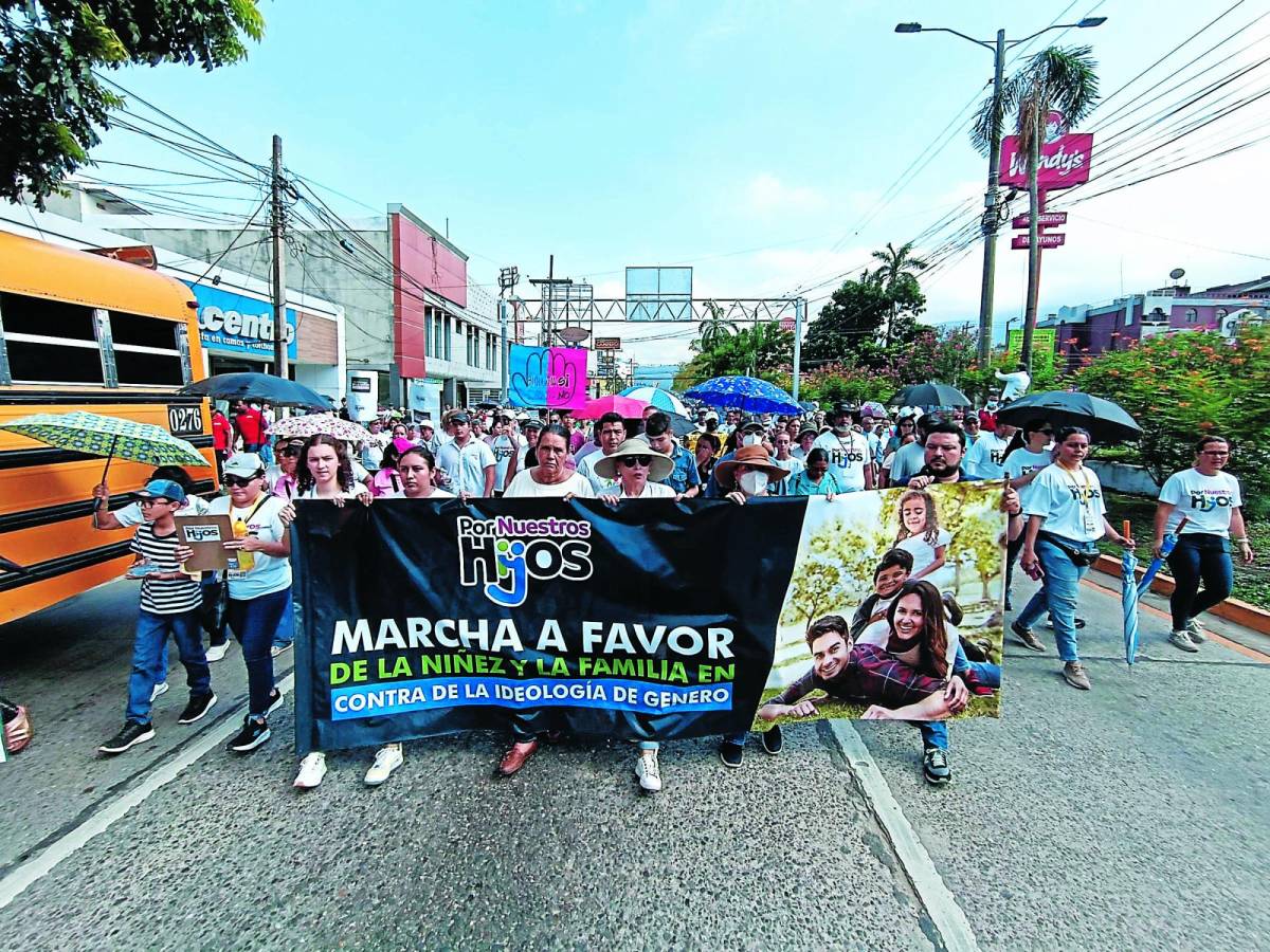 Más de 10,000 personas se sumaron a la marcha en San Pedro Sula.