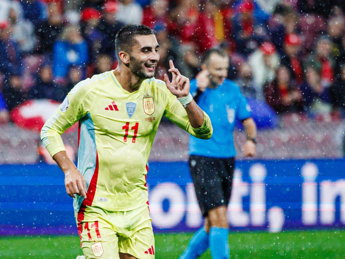 Ferran Torres entró de cambio y marcó un doblete.