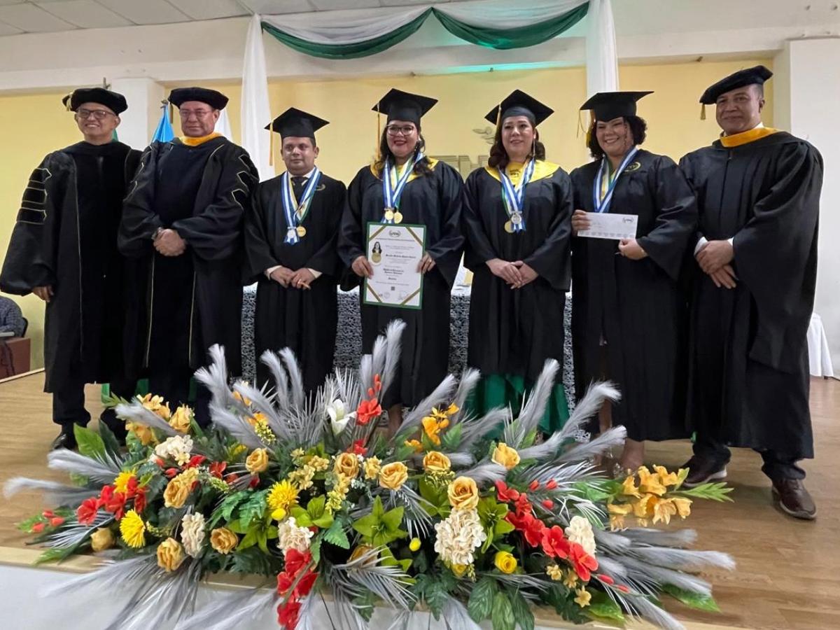 UTH Puerto Cortés celebra su XXV ceremonia de graduación