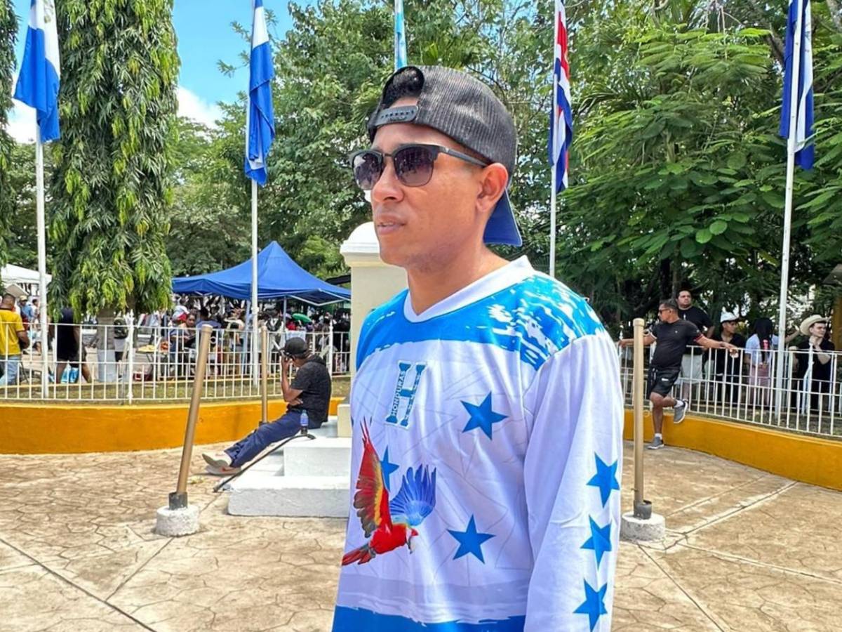 Futbolista hondureño celebra indulto a Juan Orlando Hernández