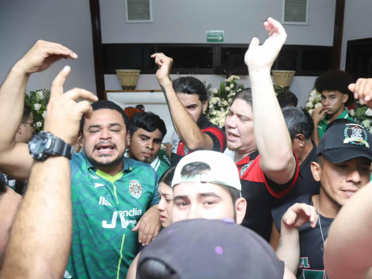 Desgarradoras imágenes en velatorio de Orinson Amaya: Su madre rompió en llanto y aficionados sorprenden