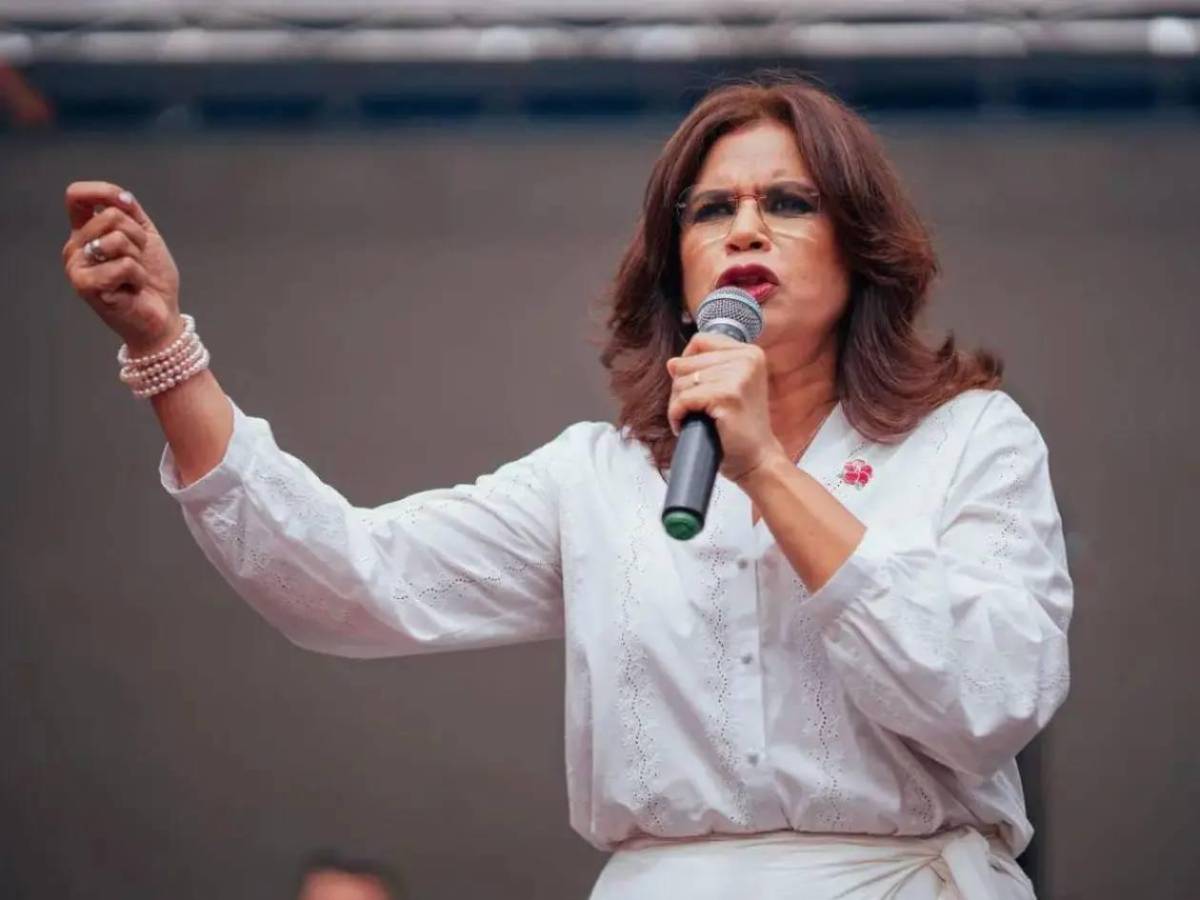 Rixi hace confesión sobre madre de Dereck Moncada y deja mensaje