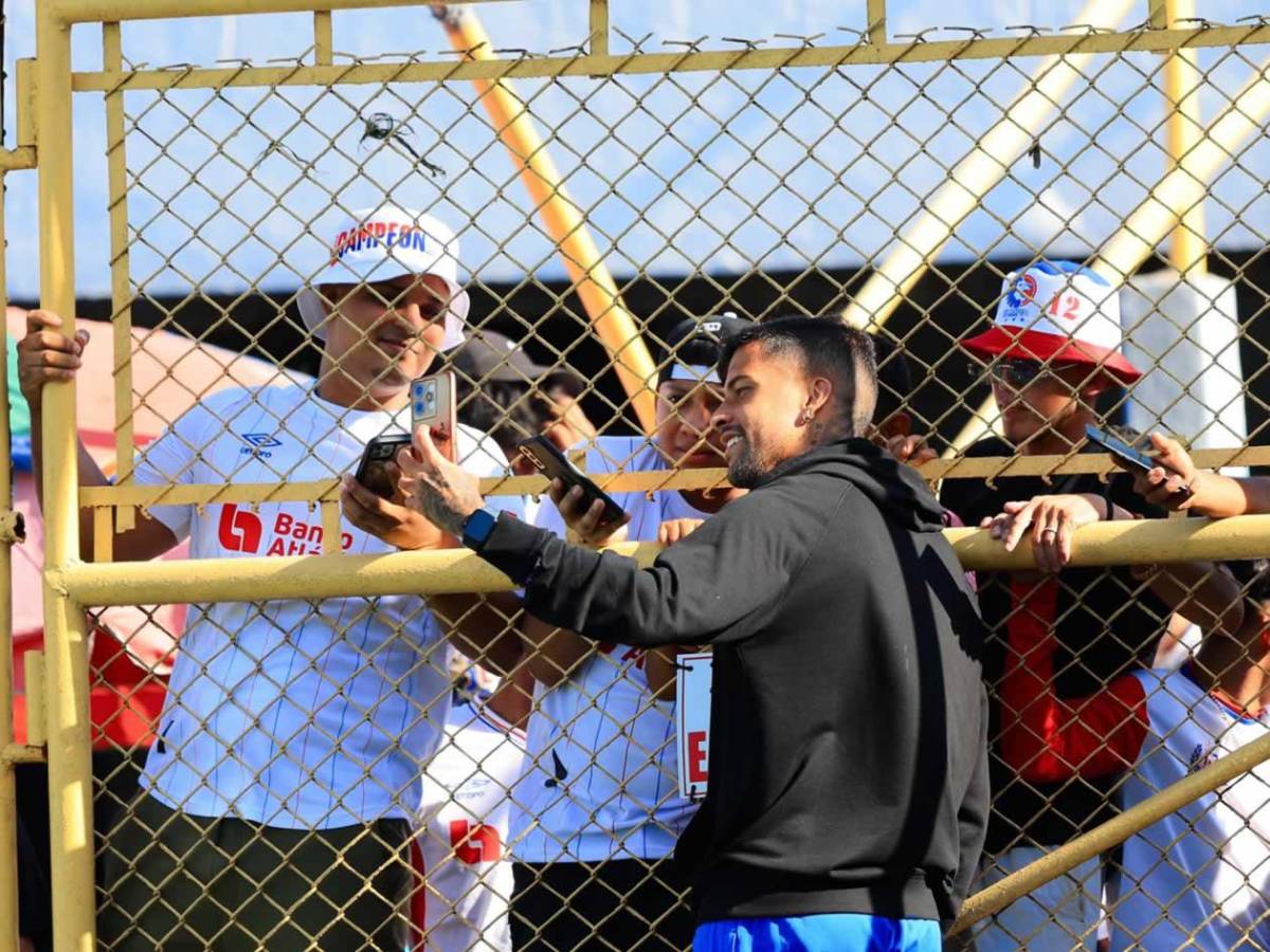 Marathón - Olimpia: bellezas, look a lo Raphinha y la rubia que robó suspiros