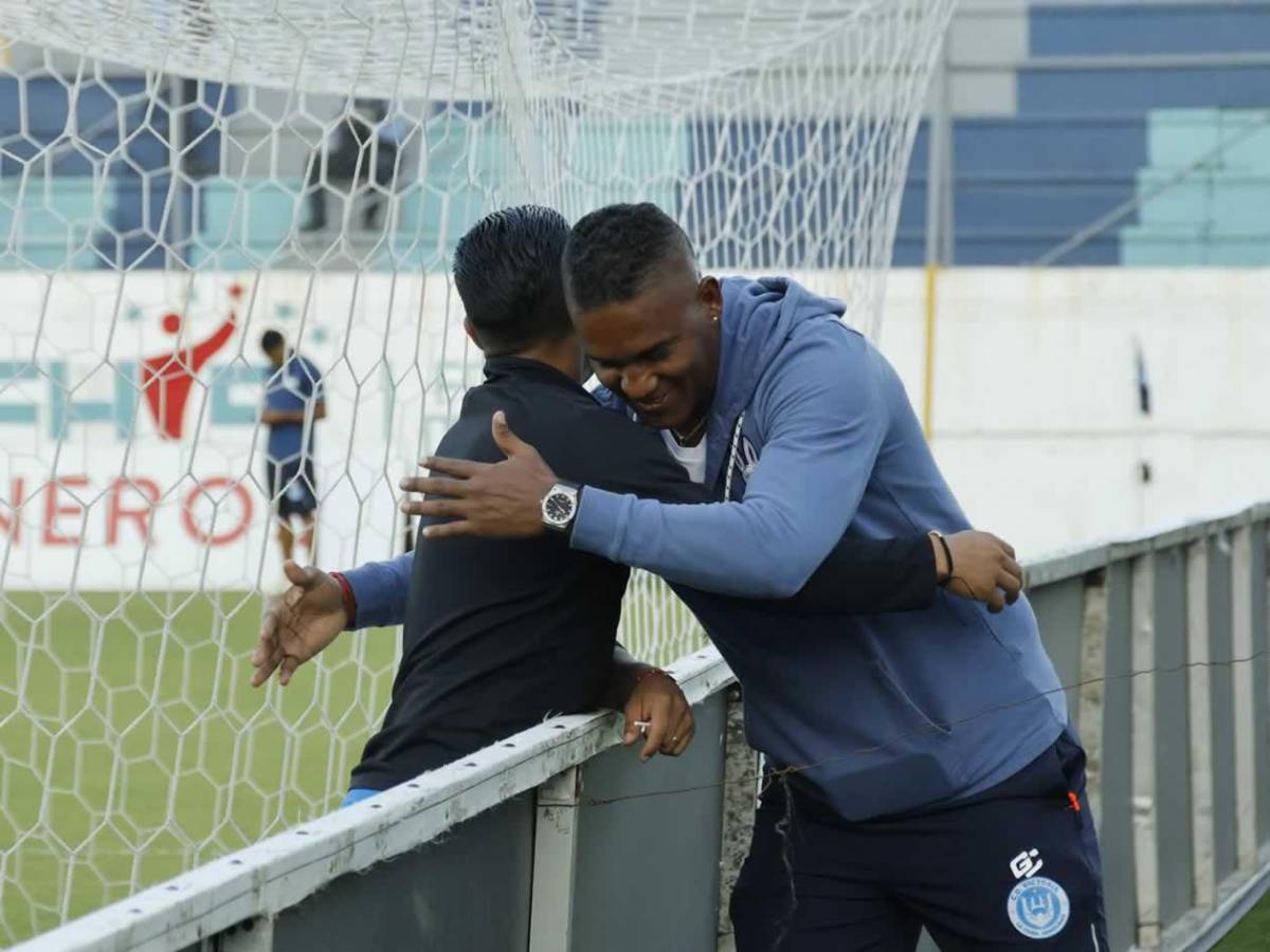 Victoria - Olimpia: ambiente, chicas, curiosa iguana y un animado Beckeles