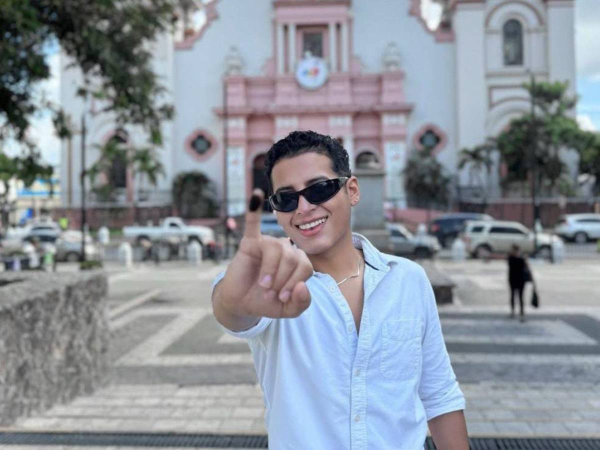 Hijos de Morazán, pastor German Ponce e influencers ejercen su voto
