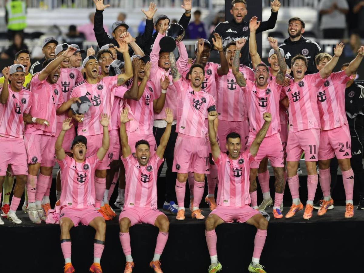 Messi con pelea y beso inusual en consagración del Inter Miami