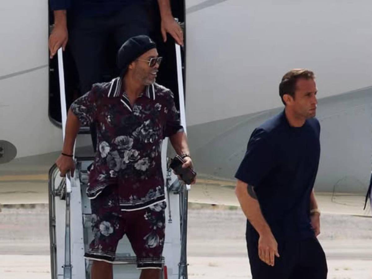 ¡Bombazo! Ronaldinho sale del retiro y ya fue presentado: este será su salario