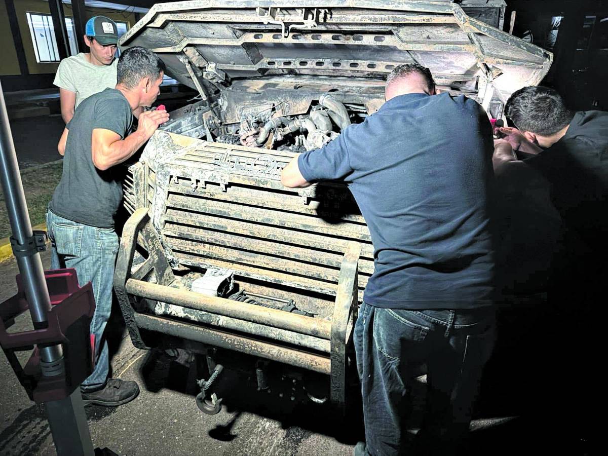 Expertos de la empresa encargada llegaron al país a inspeccionar los automotores.