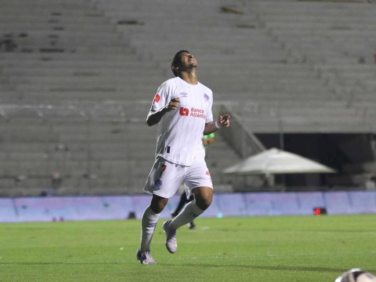 Lamento de Olimpia, esposa de Espinel sorprende e hijo de leyenda brilla