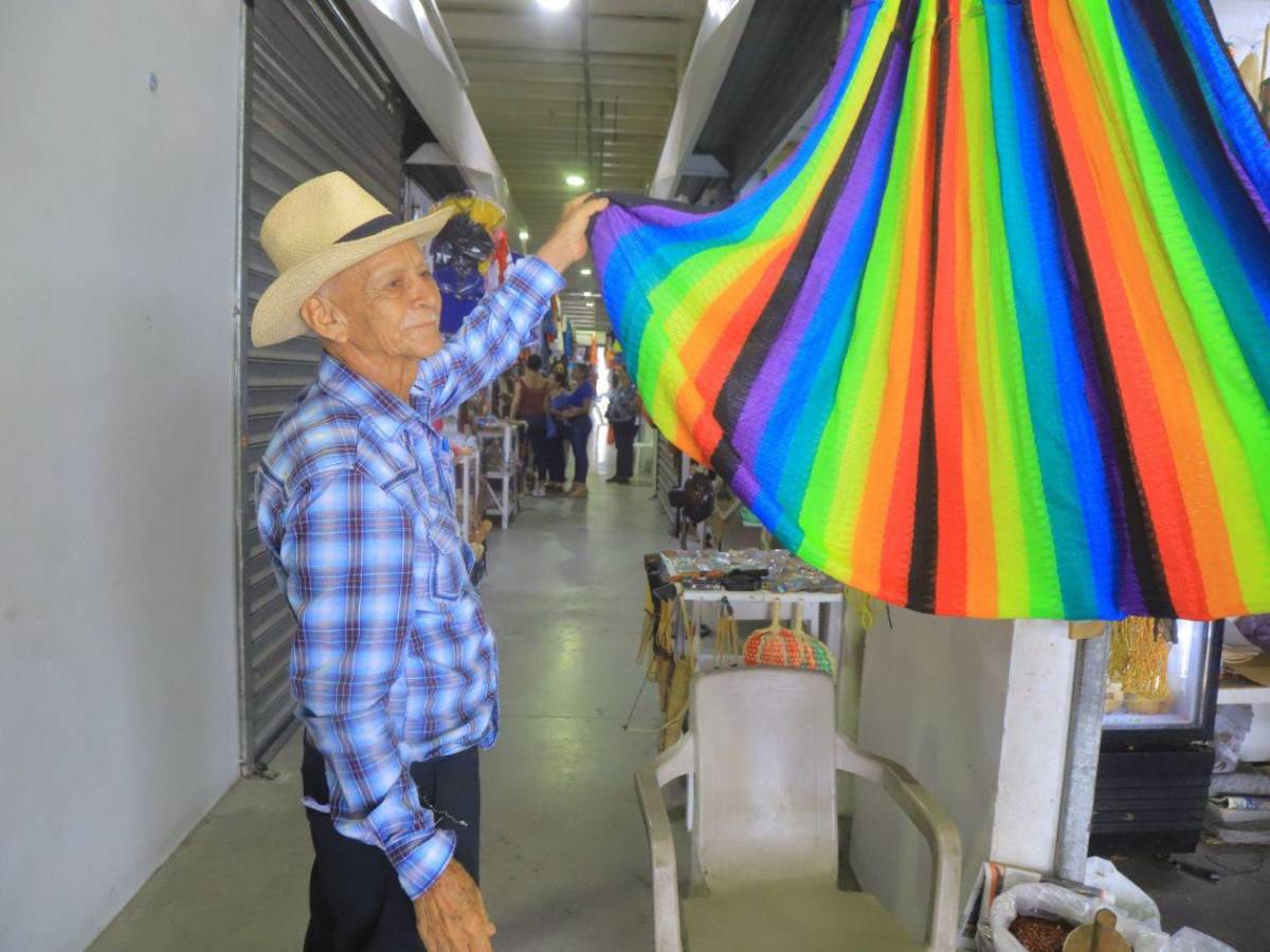 Entre colores y artesanías, así cobra vida y deja huella el mercado Guamilito