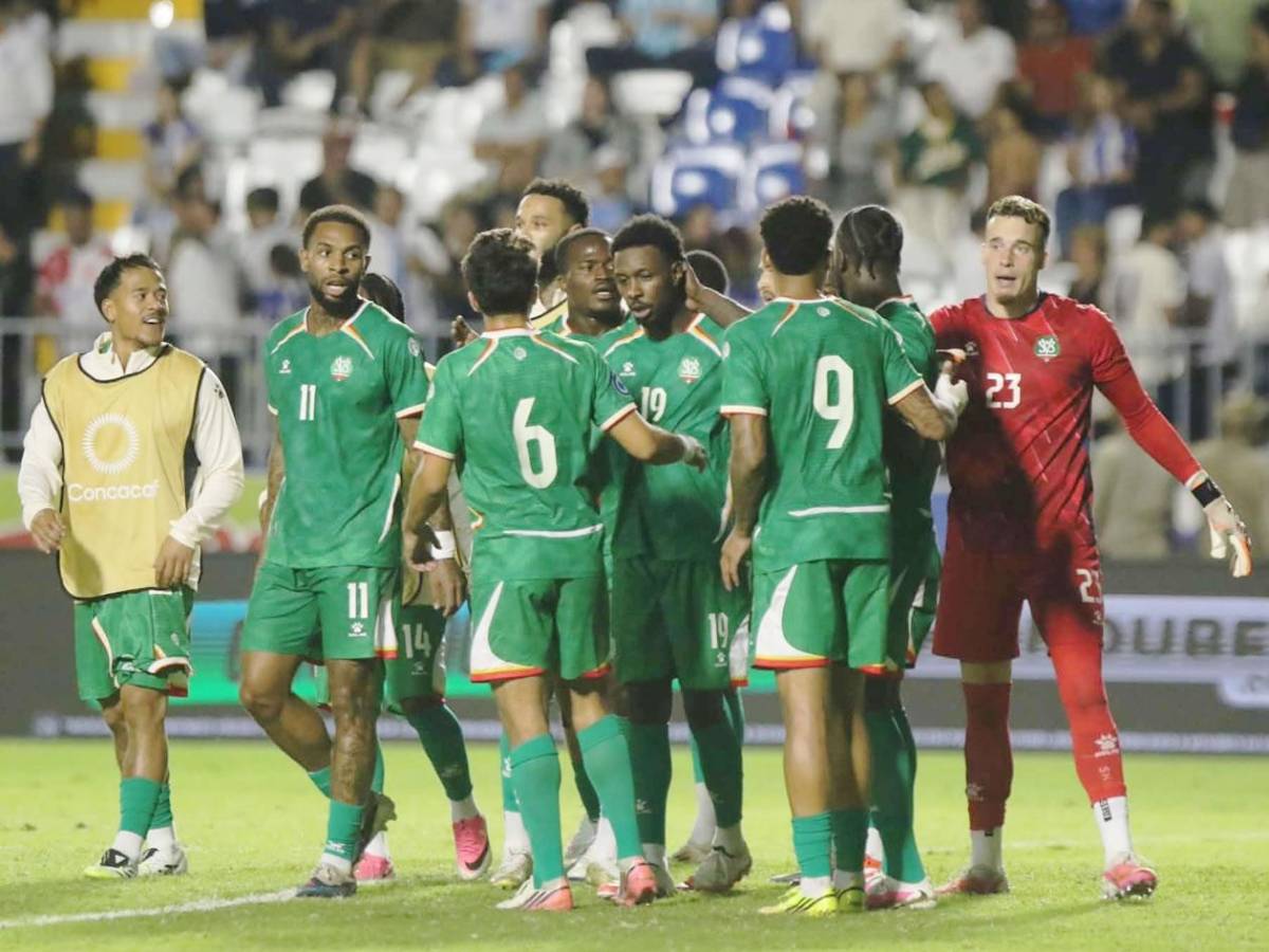 Llanto de Dereck Moncada, decepción de Molina con Honduras y sexy chica cautivó ante Surinam
