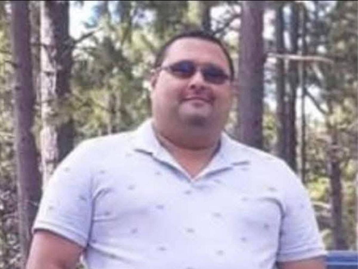 Óscar murió en accidente cuando iba con su esposa de viaje a Roatán