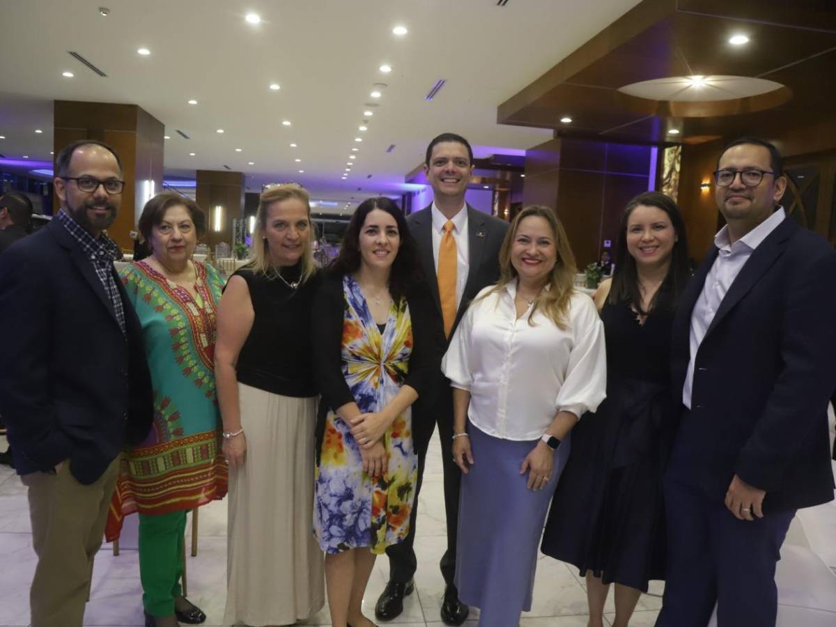 COMENAC 2025 rinde homenaje al Dr. Feizal Selman-Housein