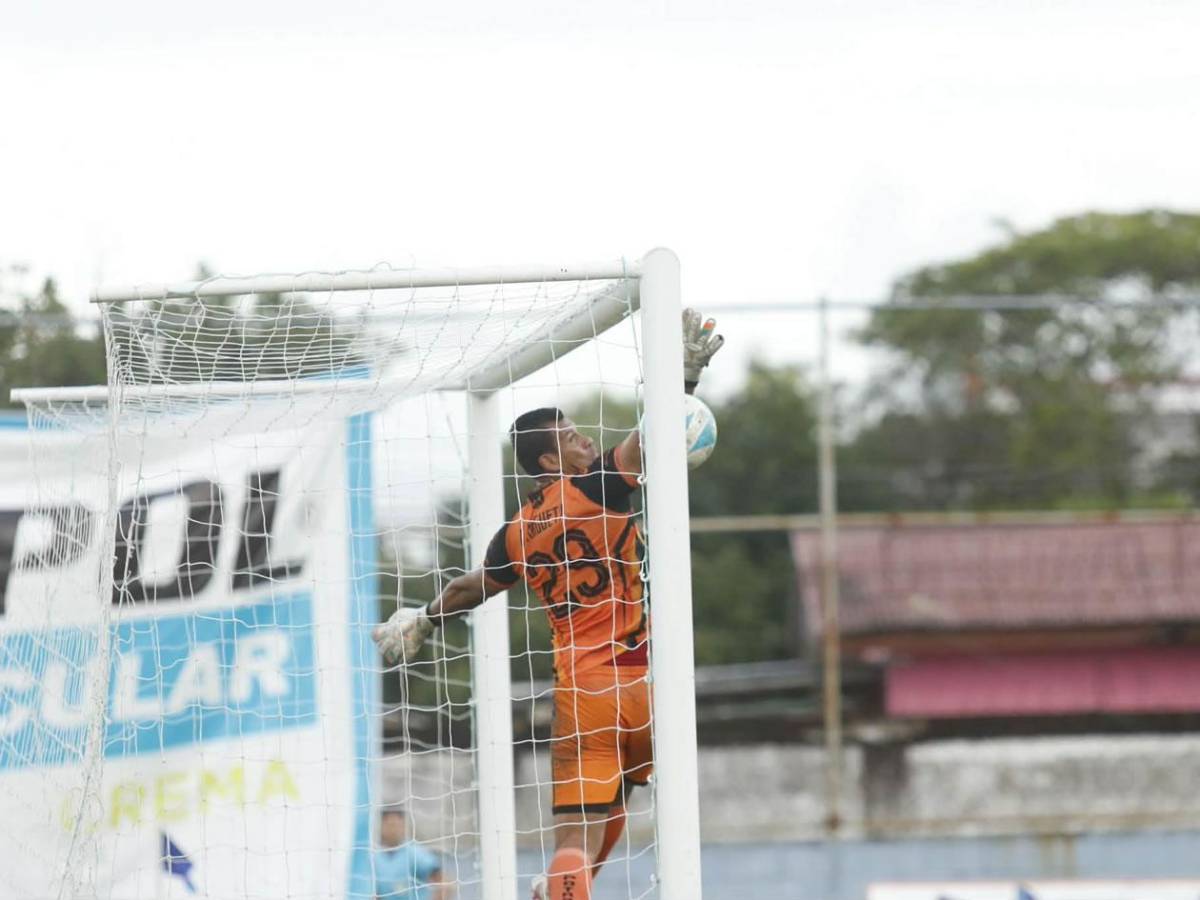 Polémico error arbitral, brutal enfado de Olancho y la fan sexy del Platense