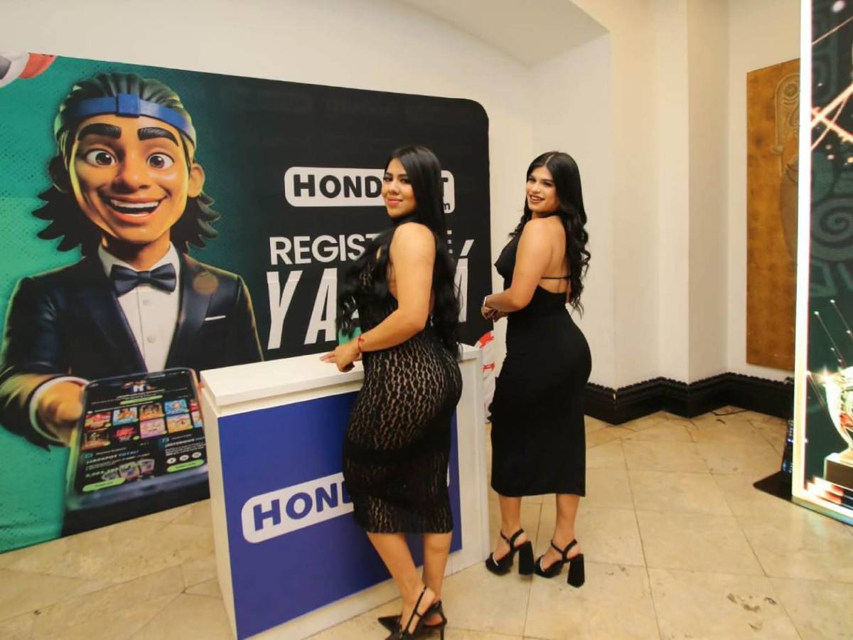 Premios DIEZ: Bellezas, mundialista y personalidades engalanaron el evento