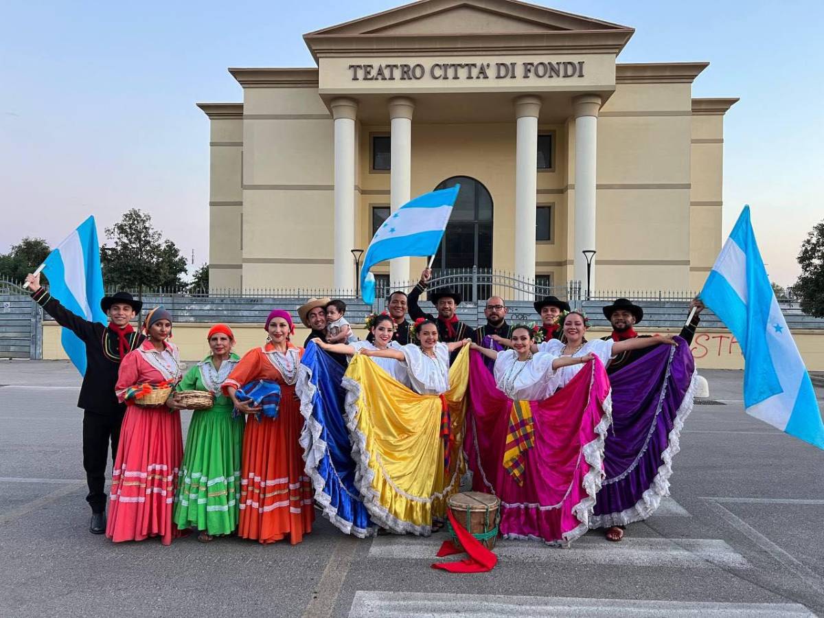 El grupo artístico Zorzales de Sula continúa su gira triunfal por Italia