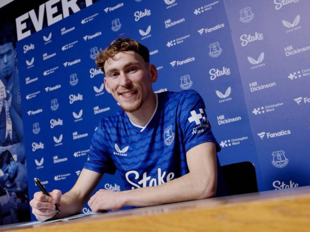 Barcelona cierra tres fichajes, Julián a la Premier y Vinícius agita el mercado