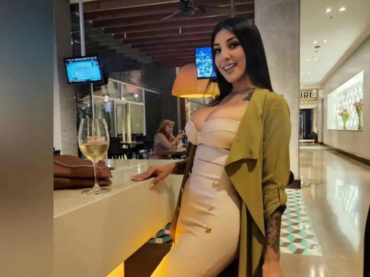 Modelo huye de su pareja, un amigo la recibe, pero los matan a ambos