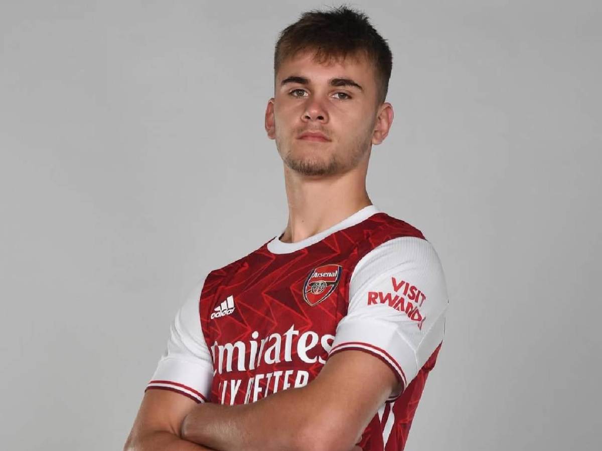 Futbolista sufre golpe en pleno partido y se encuentra en coma inducido