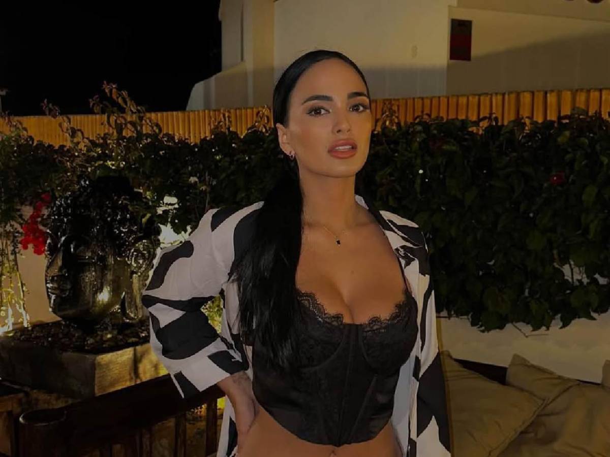 Fue relacionada con Casillas y le filtran chats con otro futbolista; ella responde