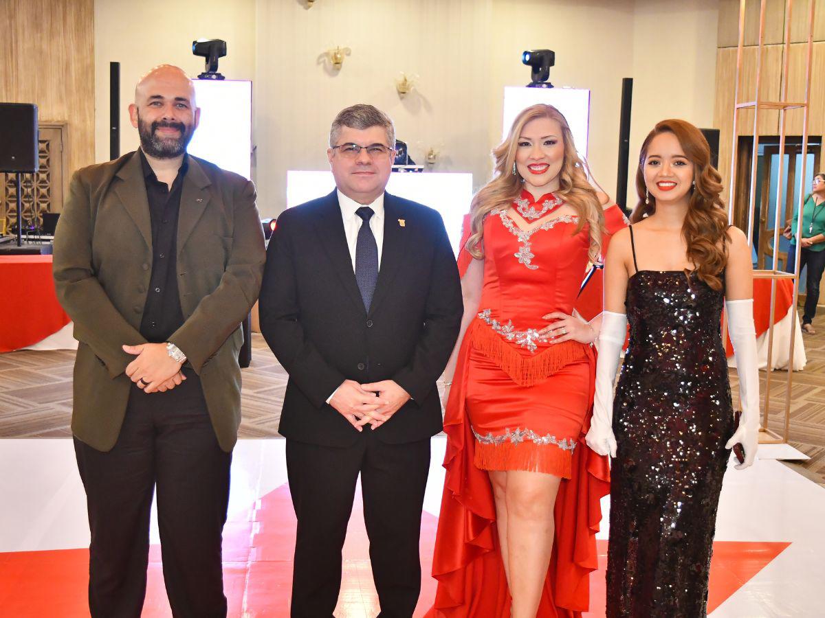 Cofisa celebra su tradicional cena navideña con una elegante temática Circus