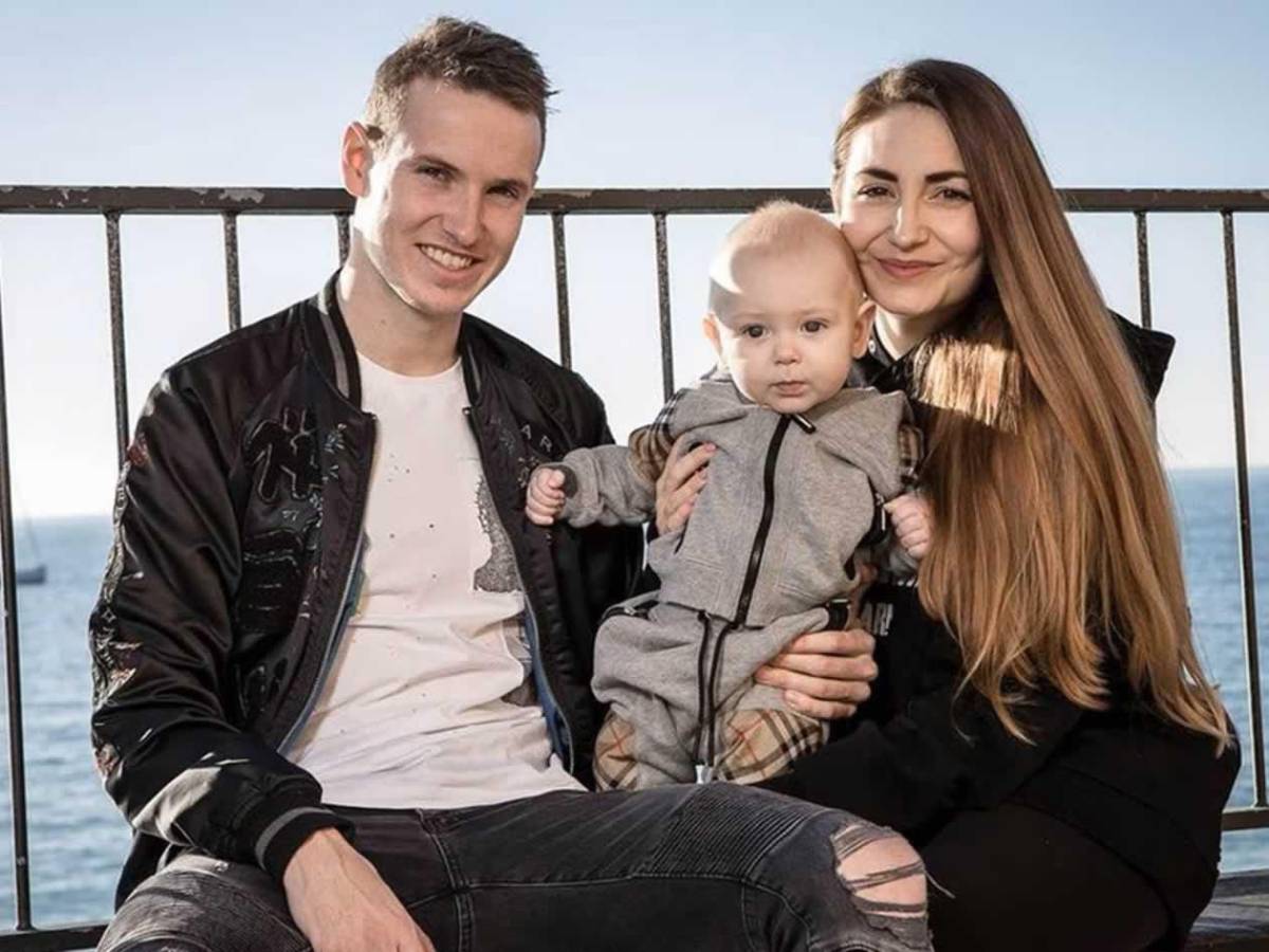 Futbolista que anunció su homosexualidad se retira a los 29 años y revela el motivo