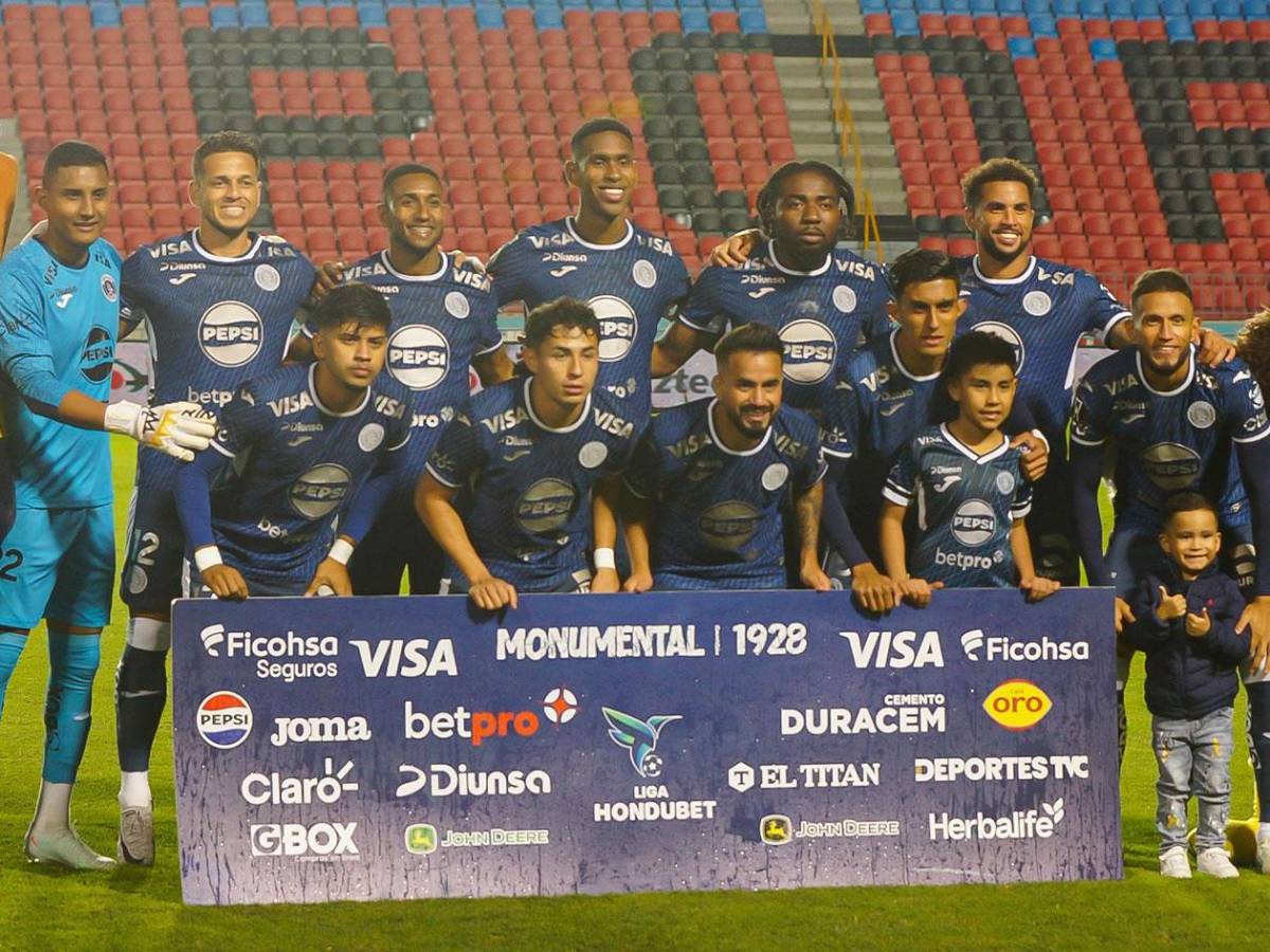 Festejos de Motagua, el jugador señalado en Platense y el descuido de bella chica