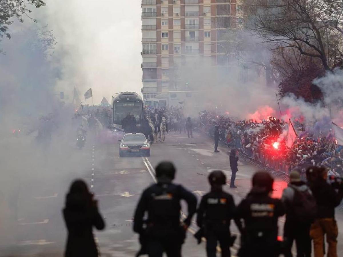 Creen en la remontada: el impresionante recibimiento al Real Madrid a su llegada al Bernabéu