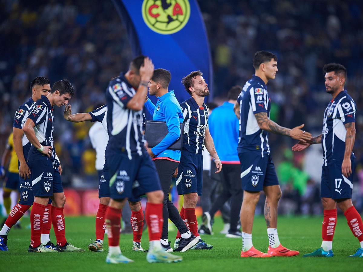 La tristeza de los jugadores del Monterrey tras perder el título contra el América.