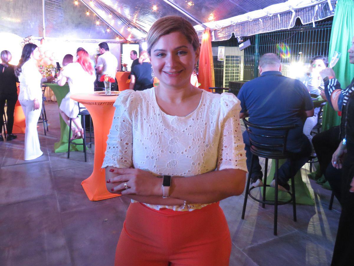 Emma Mejía, directora de Mercadeo de Grupo Inversa estuve presente en el evento de aniversario.