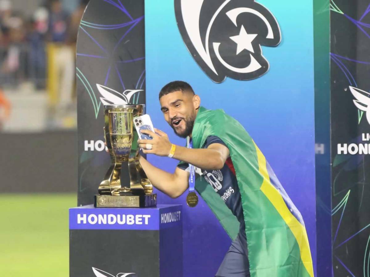 Motagua campeón: festeja la Copa 20, baile del Búho Meléndez y emoción de Pedro Atala