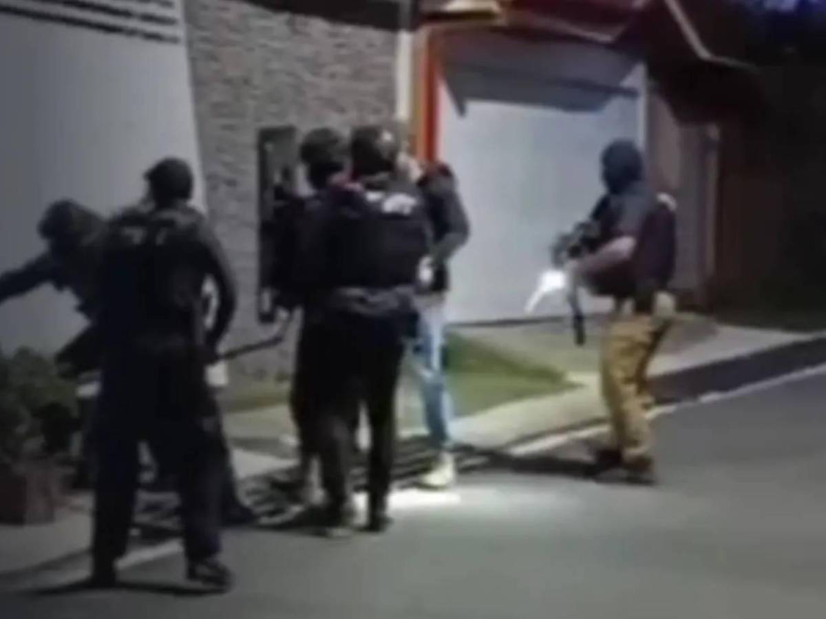 Olimpia, alerta: Policía arresta a jugador Carlos Barahona por sorprendente motivo