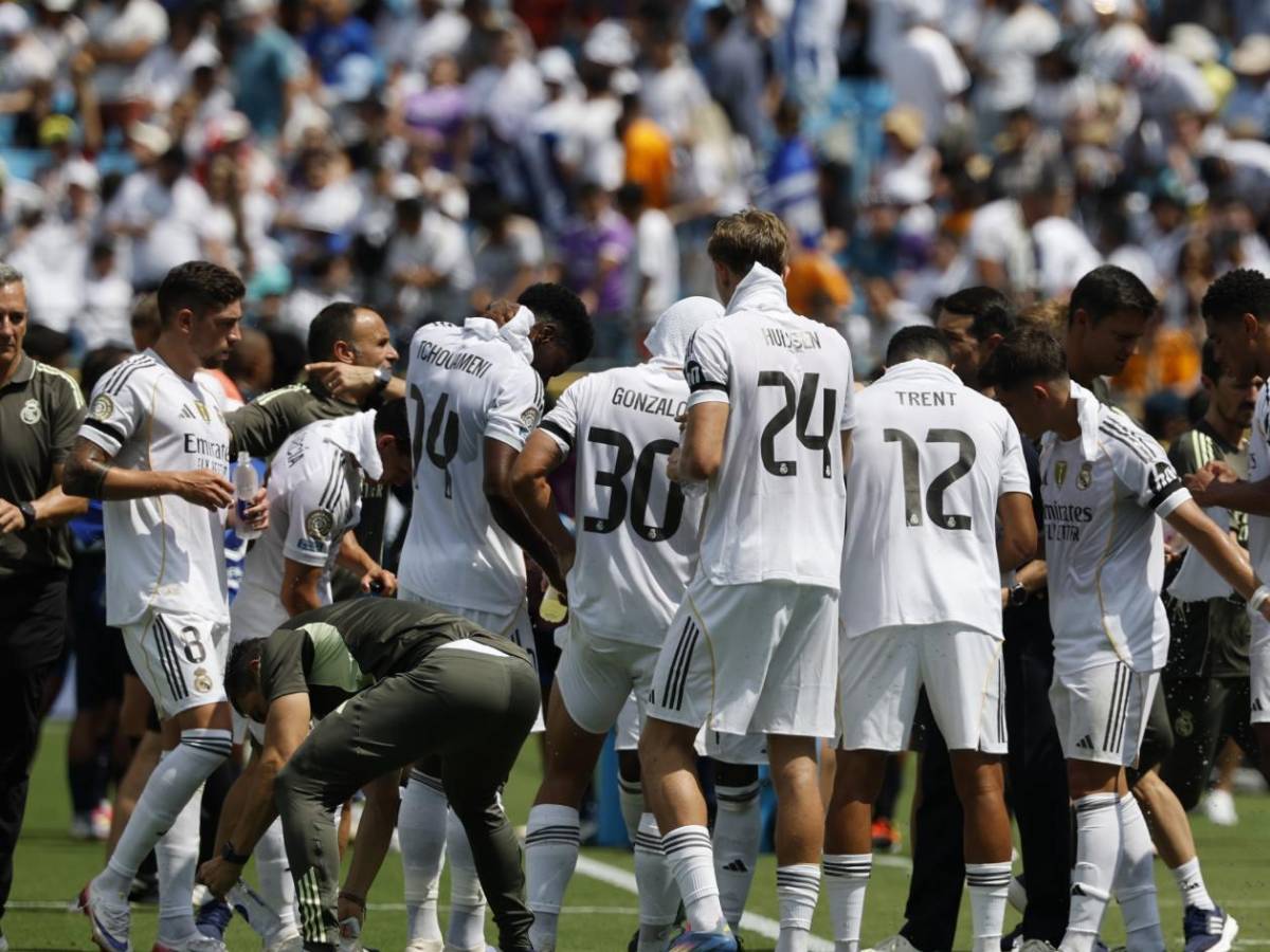 Real Madrid- Pachuca: Enfado de Xabi, mofa a Vinicius y polémico gesto de árbitro