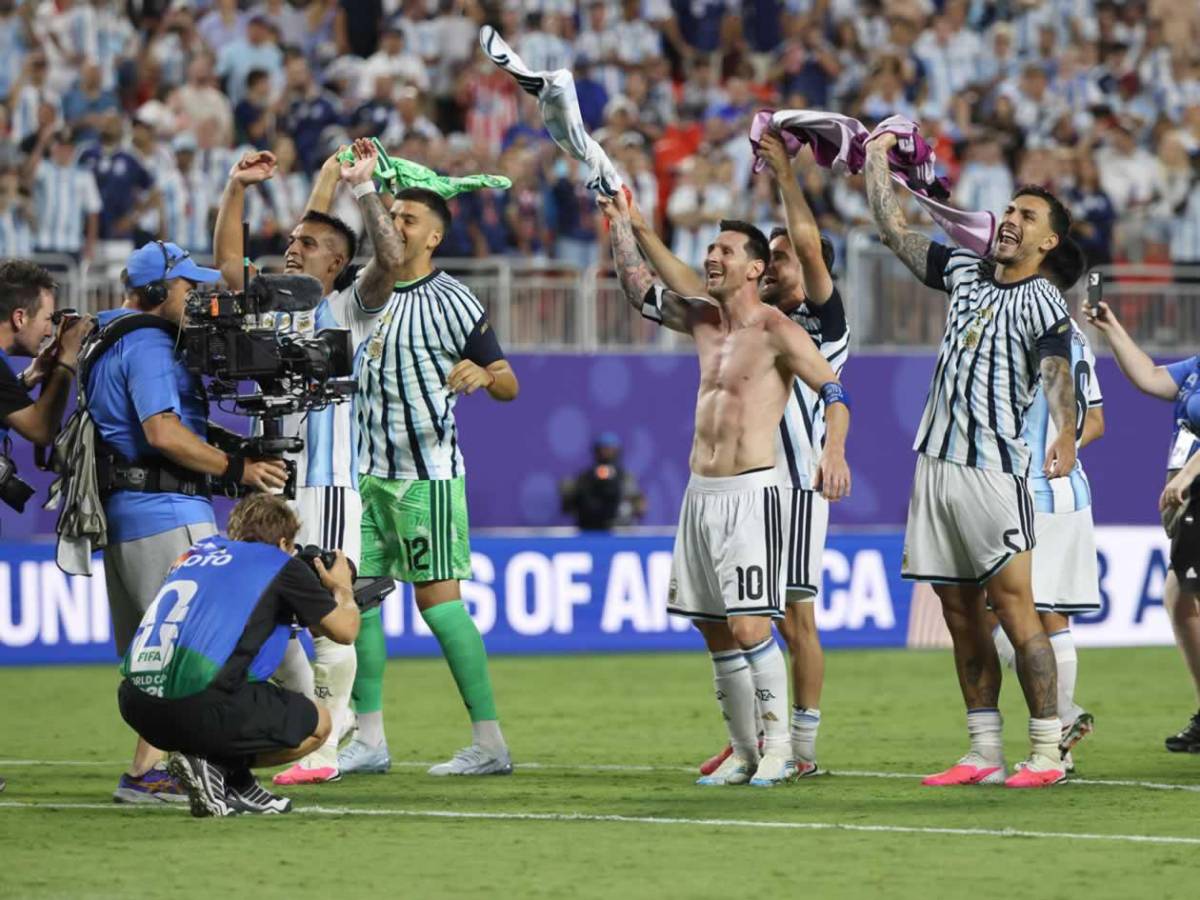 Otra ayuda a Argentina, fuerte cruce de Messi con árbitro, agresión y apareció su enemigo