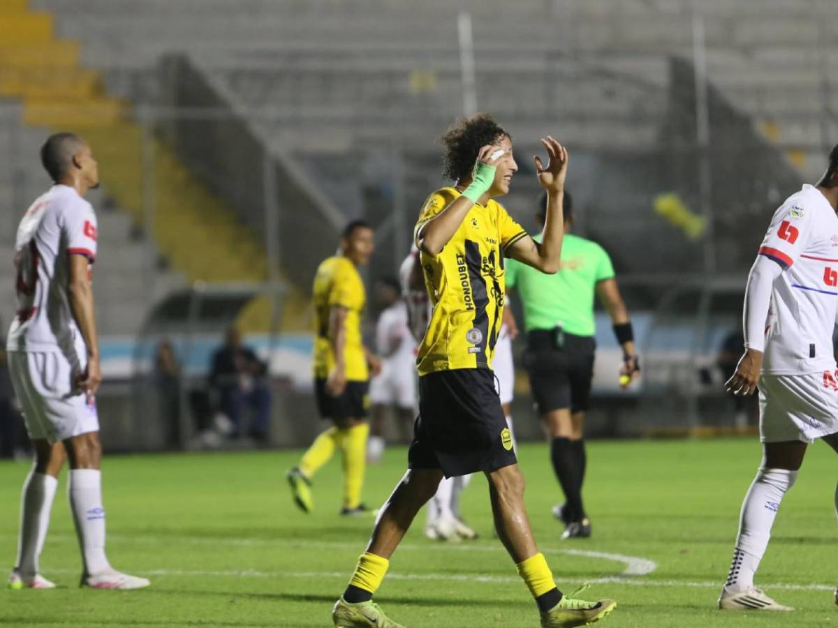 Hija de leyenda, enfado de Menjívar, las grúas en el Nacional y petición a Moya