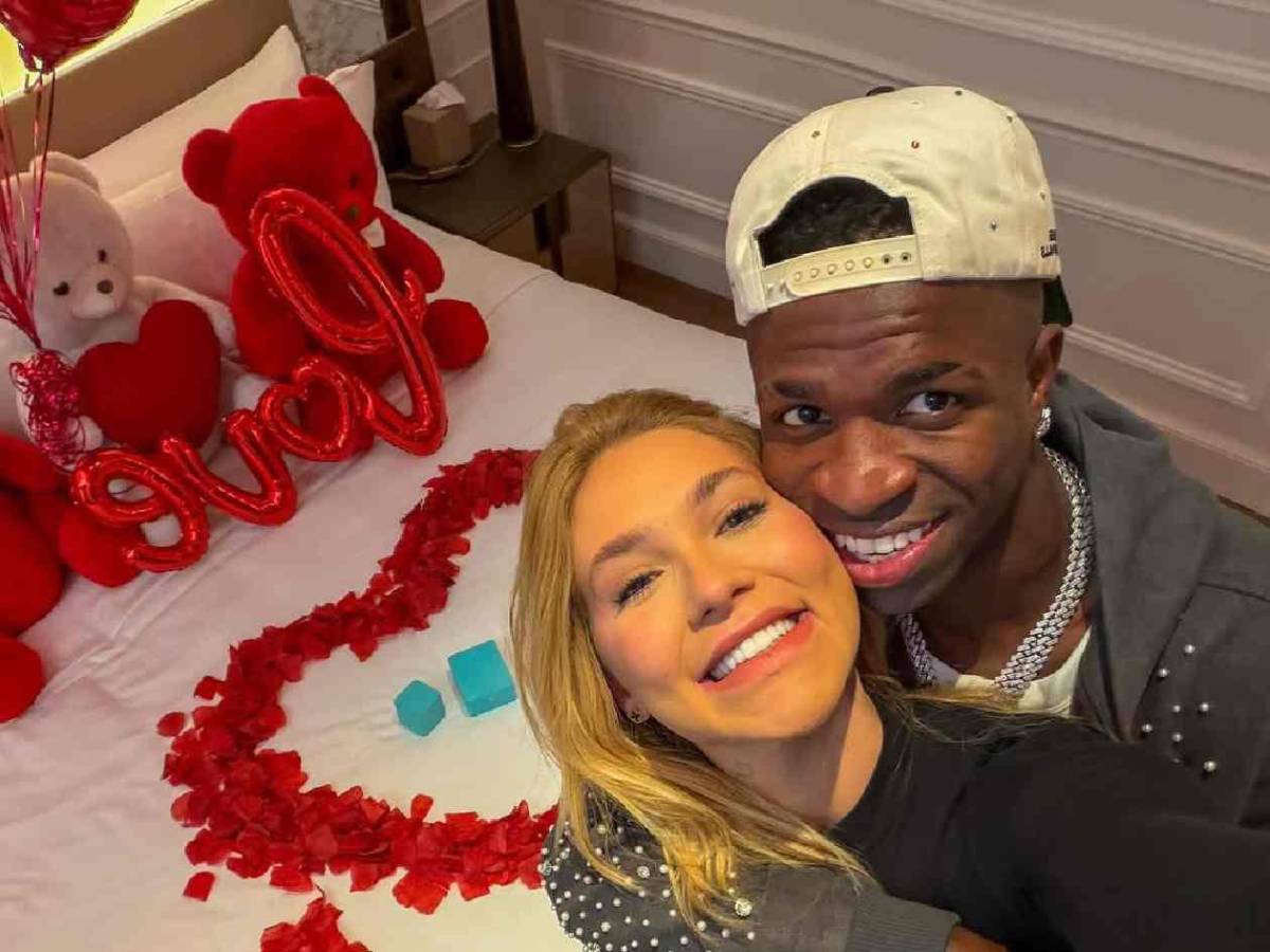 Novia de Vinicius sorprende besando a otro hombre; el brasileño reacciona