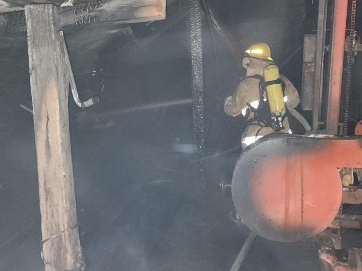 Incendio consume taller de carpintería en Comayagua