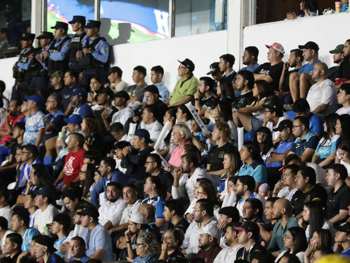 Tristeza en Honduras, polémica seña de Jamaica, dedicatoria de Palma y presentadora enamora