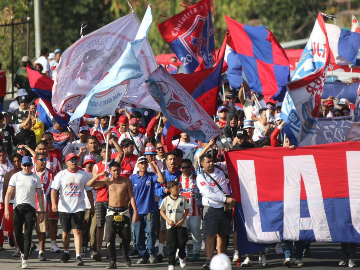 Las bellezas del clásico, show de Ultra Fiel y ambientazo para el Olimpia-Motagua