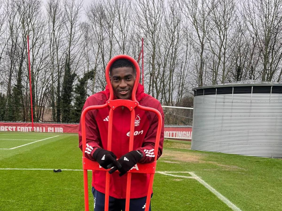 Piden rezar por él: Famoso futbolista en coma y su DT es señalado