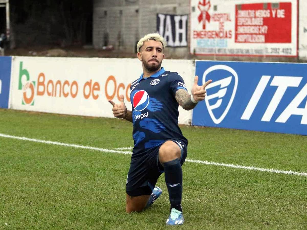 Agustín Auzmendi festejando su primer gol del Torneo Clausura 2024.