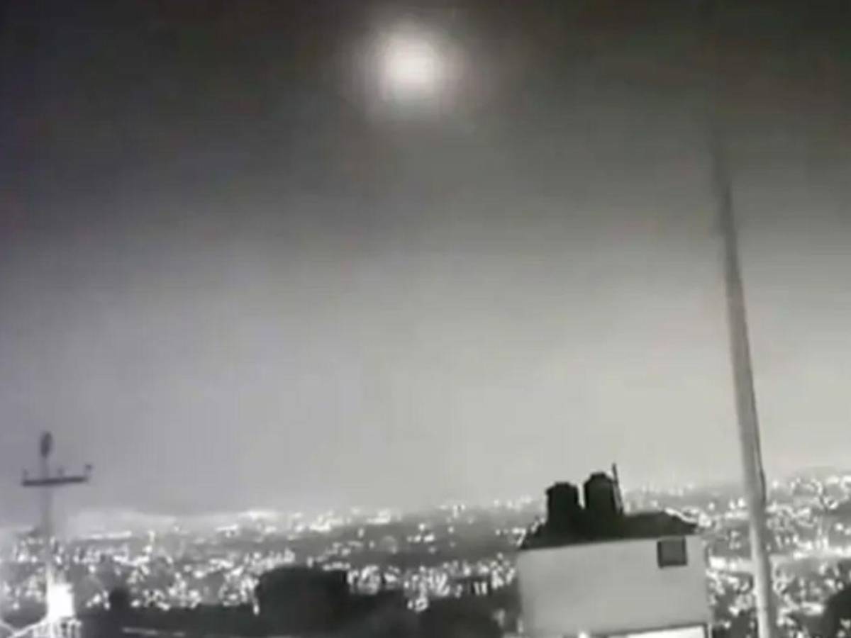 ¿Cayó un meteorito en México? Misterioso estruendo y destello alarma a habitantes